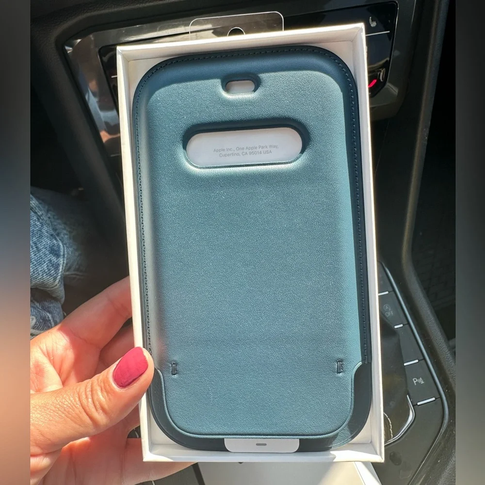 NEW! APPLE IPHONE 12 MINI LEATHER SLEEVE w/ MAGSAFE